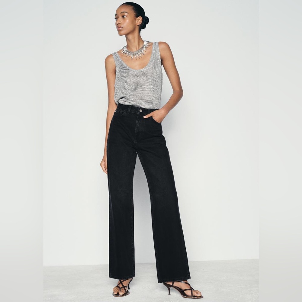 Zara the high rise straight in black size 0